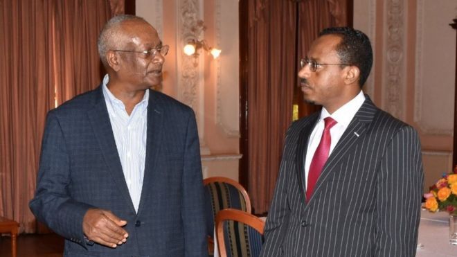 Obbo Daawud Ibsaa (B) fi Obbo Lammaa Magarsaa (M)