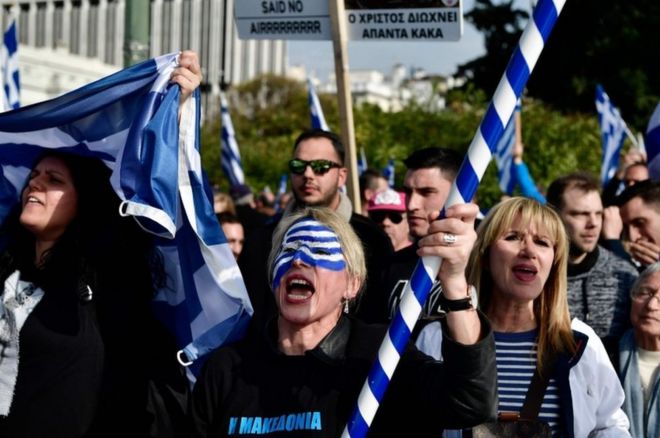 Протестующий в Греции против имени Македонии
