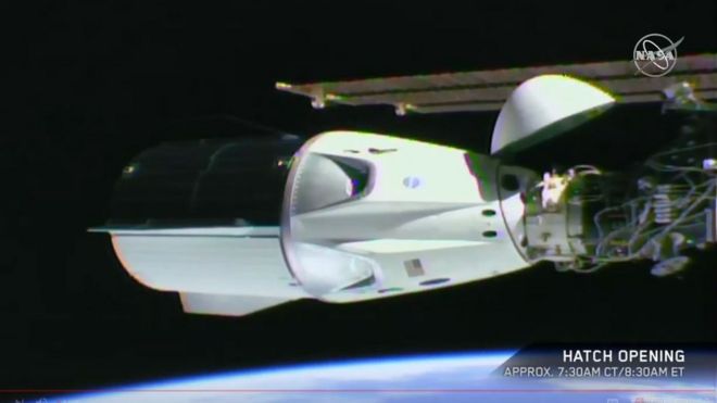 El módulo Dragon acoplado a la Estación Espacial Internacional