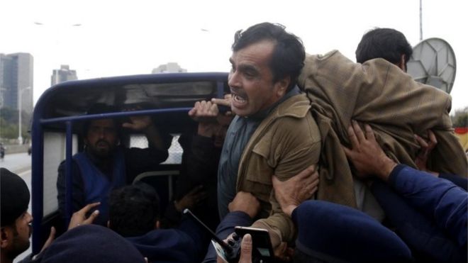 Security officials arrest supporters of Pashtun Tahaffuz Movement (PTM) during a protest in Islamabad, Pakistan, 05 February 2019.