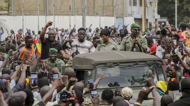 Soldiers seize Mali President Ibrahim Boubacar Keïta - BBC News