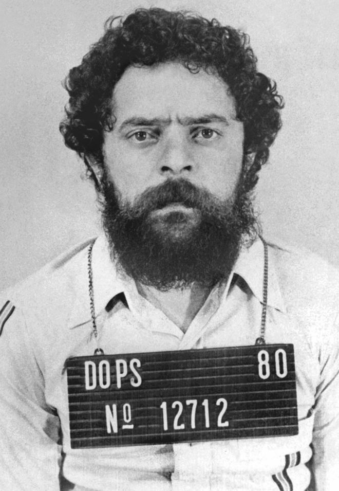 Lula fichado pelo Dops, em 1980