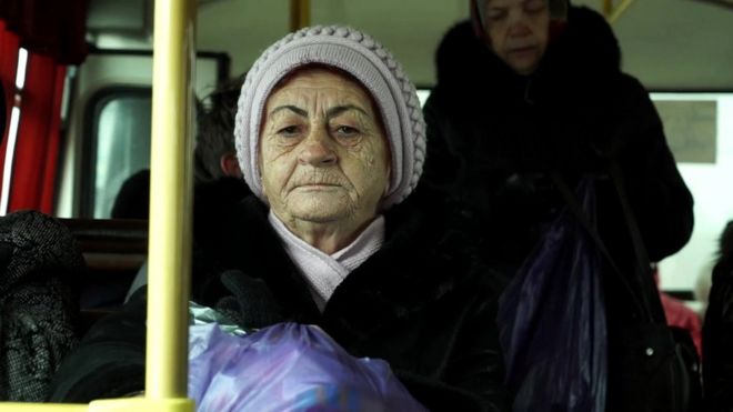 Женщины в автобусе в Иркутске
