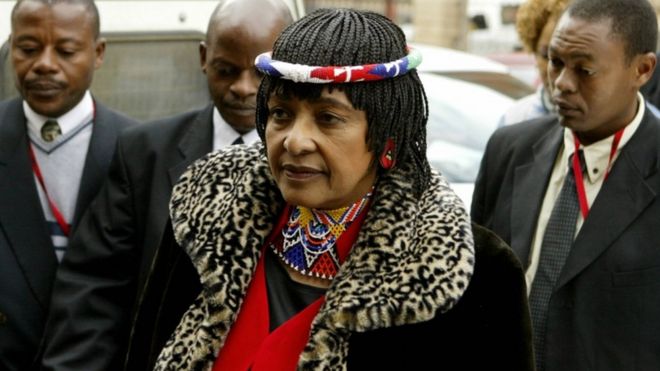 Винни Мадикизела-Мандела предстает перед судом в Претории