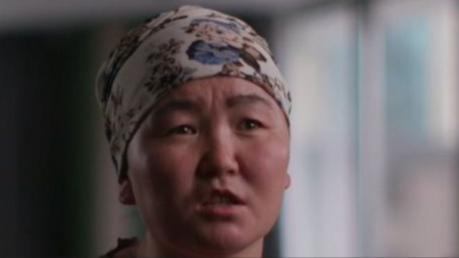 Victima de campos de reeducacion en Xinjiang.