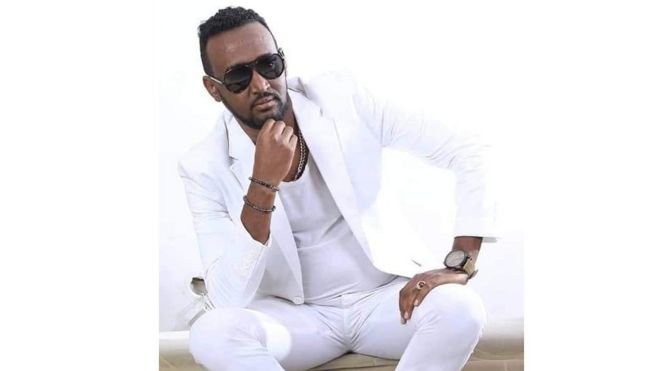 ኤርትራዊ ድምጻዊ ተኽለ ነጋሲ ኣብ ኣዲስ ኣበባ ብዘይተፈልጡ ሰባት ተጠቒዑ