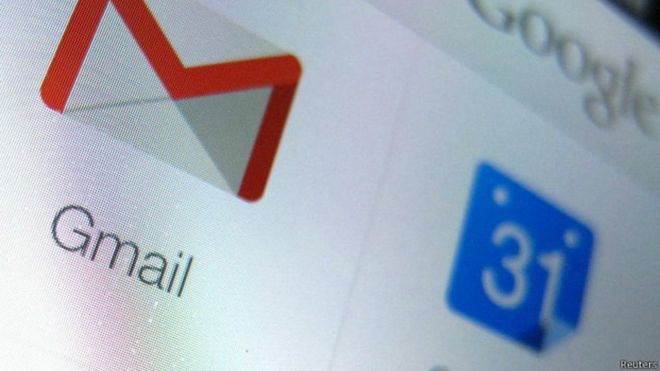 Logotipo de Gmail al lado de un logotipo azul con el número 31.