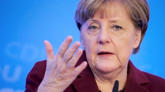Председатель канцлера Германии Христианско-демократической партии ХДС Ангела Меркель выступает на пресс-конференции на партийной конференции в Майнце. Германия, суббота, 9 января 2016 г.