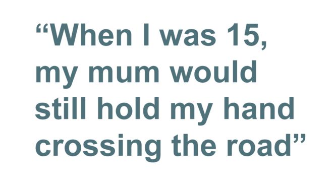 Цитата: Когда мне было 15 лет, моя мама все еще держала меня за руку, переходя дорогу
