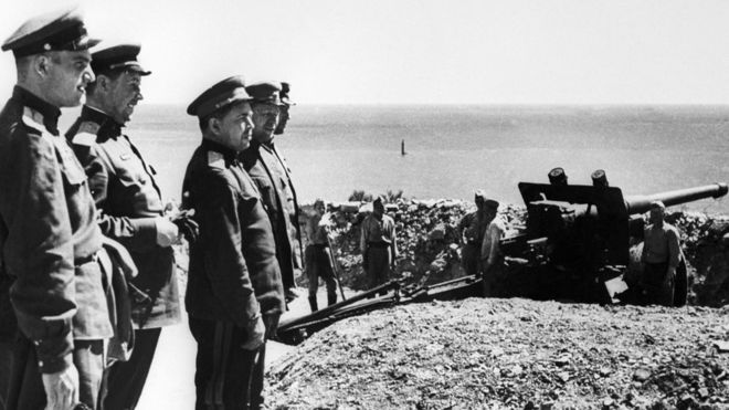 Советские офицеры в Порт-Артуре 2 сентября 1945 г.
