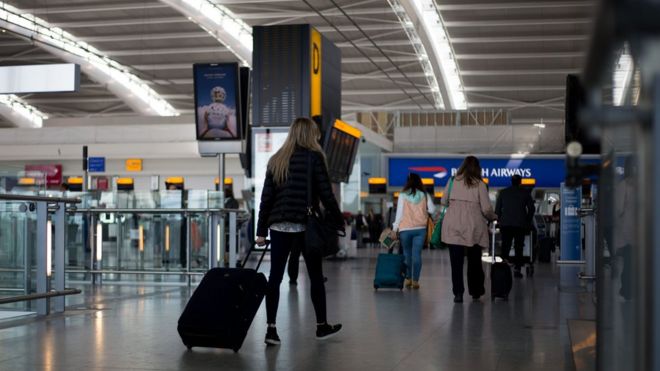 В аэропорту Хитроу задержали подозреваемого в терроризме - BBC News ...