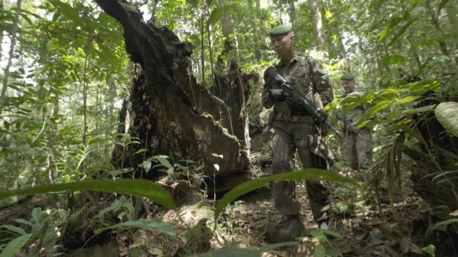 Члены французского Иностранного легиона патрулируют Французскую Гвиану