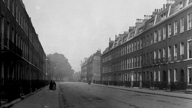 Doughty St смотрит на север, около 1900