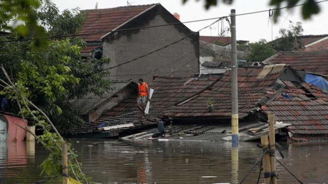 Затопленный район в Джакарте
