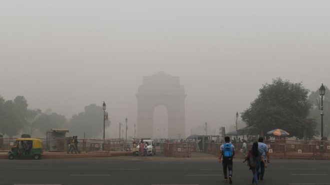puerta de la india contaminación visible de la ciudad