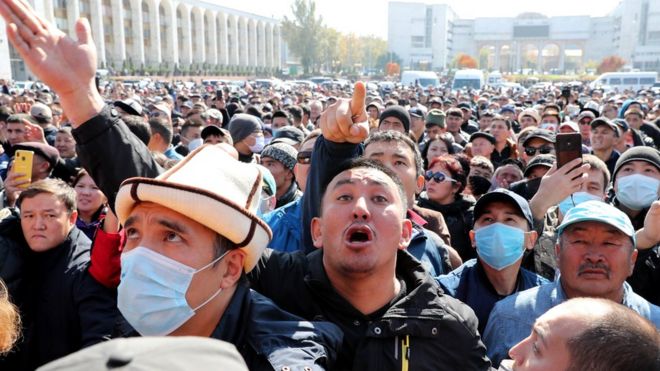 Митингующие в Бишкеке, 7 октября