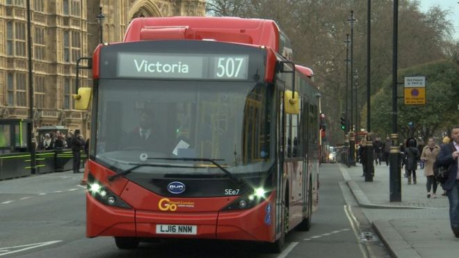 В Лондоне курсируют электрические автобусы