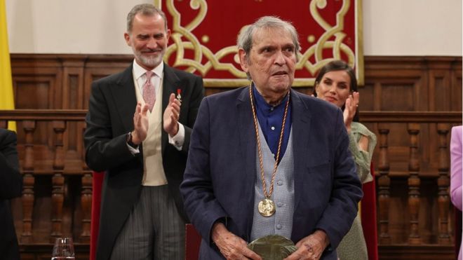 Rafael Cadenas en la ceremonia de entrega del Premio Cervantes