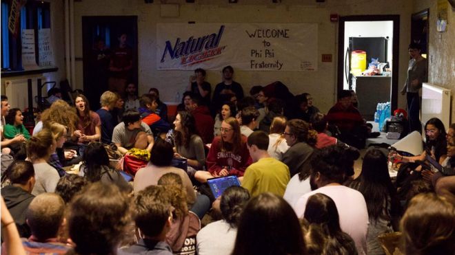 Students hold a "sit-in" at Phi Psi fraternity, Swarthmore College (28 April)