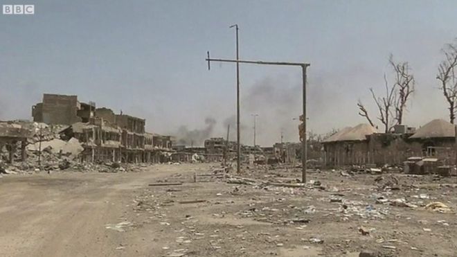 Корреспондент Би-би-си побывал в Мосуле, об освобождении которого от боевиков заявили власти Ирака.
