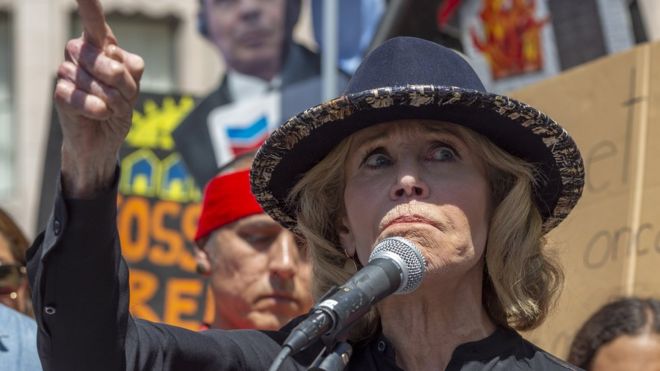 Jane Fonda durante una protesta en Los Ángeles.