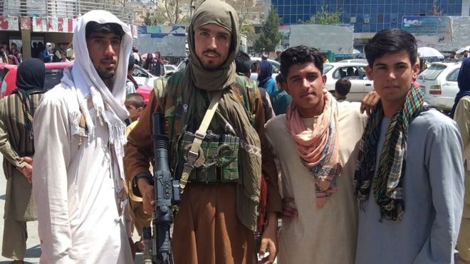 Combatiente del Talibán el pasado 11 de agosto tras capturar una ciudad 200 kilómetros al norte de Talibán.