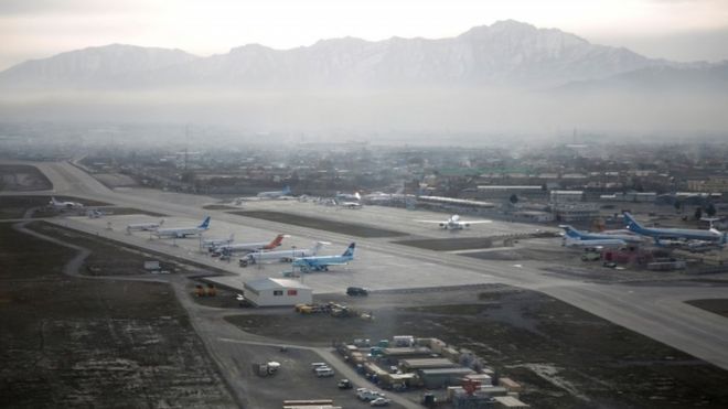 Kabil'deki Hamid Karzai Uluslararası Havaalanı'nın havadan görüntüsü (2016)