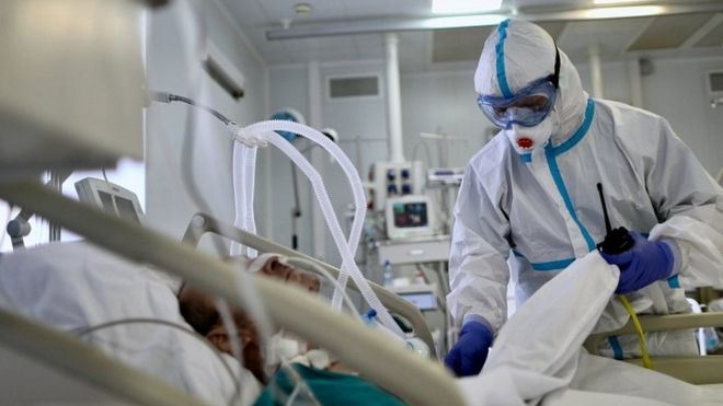 Врач с пациентом