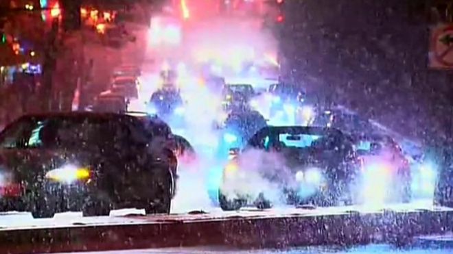 автомобили в сильный снегопад в январе 2016 года