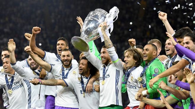 El Real Madrid con la copa de la Champions League