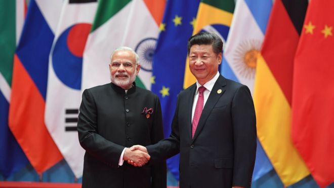 Премьер-министр Индии Нарендра Моди с президентом Китая Си Цзиньпином на встрече G20 в Ханчжоу 4 сентября 2016 года