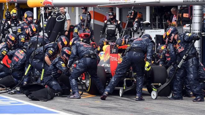 Los pits del equipo Red Bull