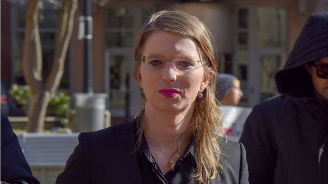 Chelsea Manning prepares to enter the Albert V. Bryan U.S. District Courthouse on Tuesday, March 5, 2019, in Alexandria, VA