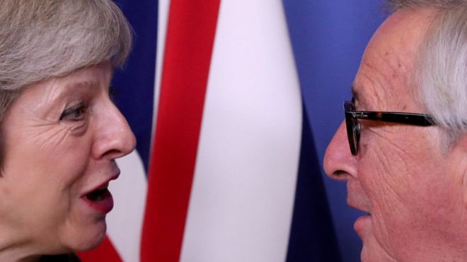 Премьер-министр Великобритании Тереза ??Мэй встречается с президентом Еврокомиссии Жан-Клодом Юнкером для обсуждения вопроса о Brexit в штаб-квартире ЕС в Брюсселе, Бельгия, 11 декабря 2018 года.