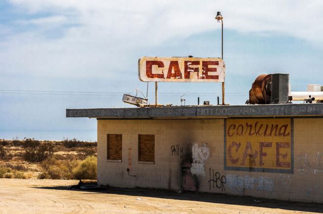 Abandoned cafe at Salton City in 2007