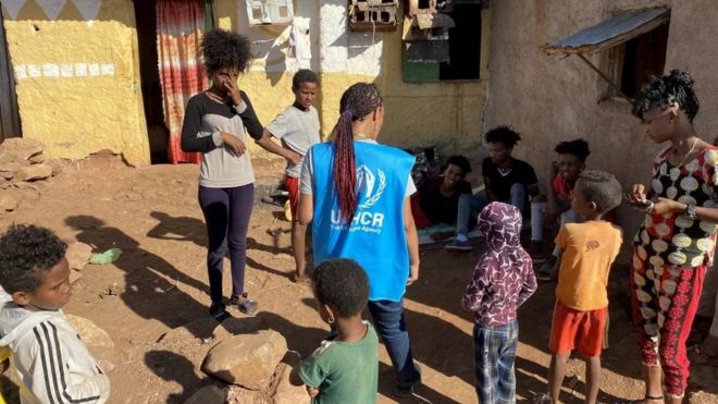 ኣብ መዓስከር ማይ ዓይኒ ዝርከቡ ኤርትራውያን ስደተኛታት