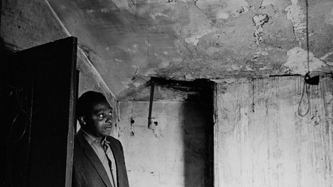 Потолок спальни, Мосс Сиде 1969