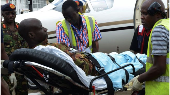 А кенийские солдаты, получившие ранения в Сомали, прибывают в столицу страны Найроби.