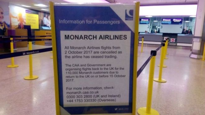 Информационное табло Monarch Airlines в международном аэропорту Бирмингема