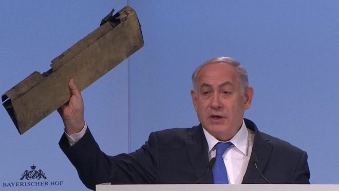 Mr Netanyahu oo soo bandhigaya haraadiga diyaarad Drones ah oo ay Iiraan leedhay ayna soo rideen militariga Israa'iil