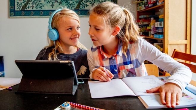 Ante la pandemia de covid-19 y el cierre masivo de instituciones educativas, los países nórdicos han liberado herramientas educativas online.