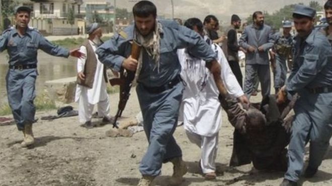 Последствия взрыва талибами самоубийства в провинции Баглан на севере Афганистана
