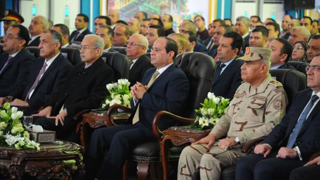 الرئيس المصري، عبد الفتاح السيسي، خلال افتتاحه حقل "ظهر" النفطي من مدينة بورسعيد