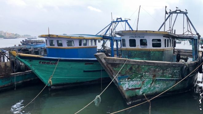 நள்ளிரவு முதல் தமிழக விசைபடகுகள் மீன்பிடிக்கச் செல்ல அரசு தடை