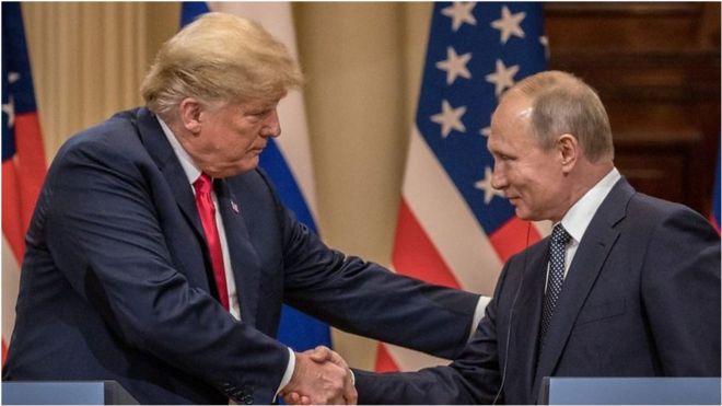 Трамп и Путин на саммите.