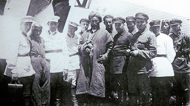 Июнь 1931 года, кишлак Ляур. Плененный Ибрагим - бек в окружение чекистов специальной оперативной группы