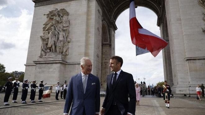 チャールズ英国王、フランス公式訪問　パリ市内で「国王万歳」の声も