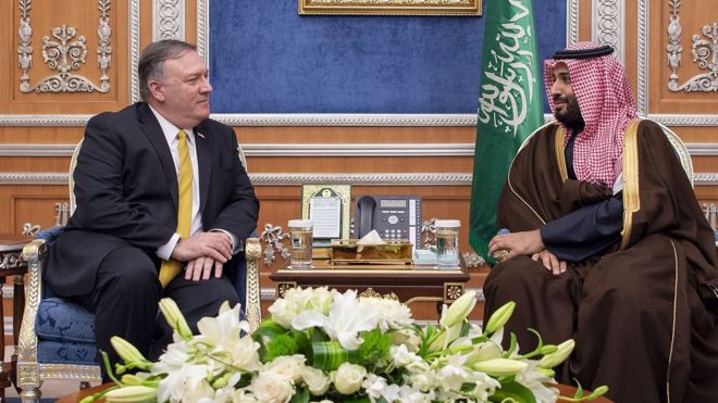Майк Помпео беседует с наследным принцем Саудовской Аравии Мухаммедом бен Салманом