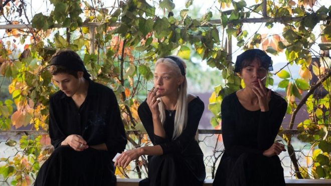 Кадр из сериала "Чики"