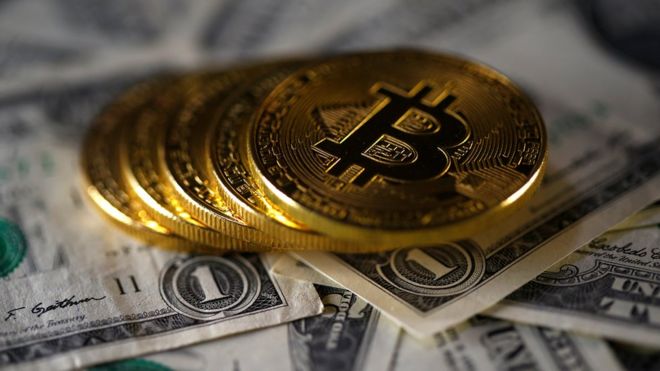 Monedas de bitcoin.,